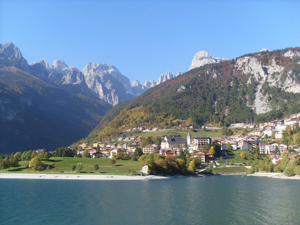 Garni Lago Alpino Molveno Bagian luar foto